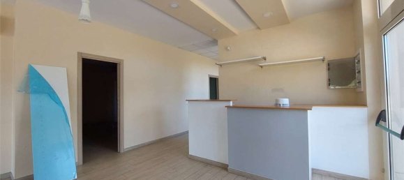 260m² Commercial property in Frosinone, Italy No. 29214 25