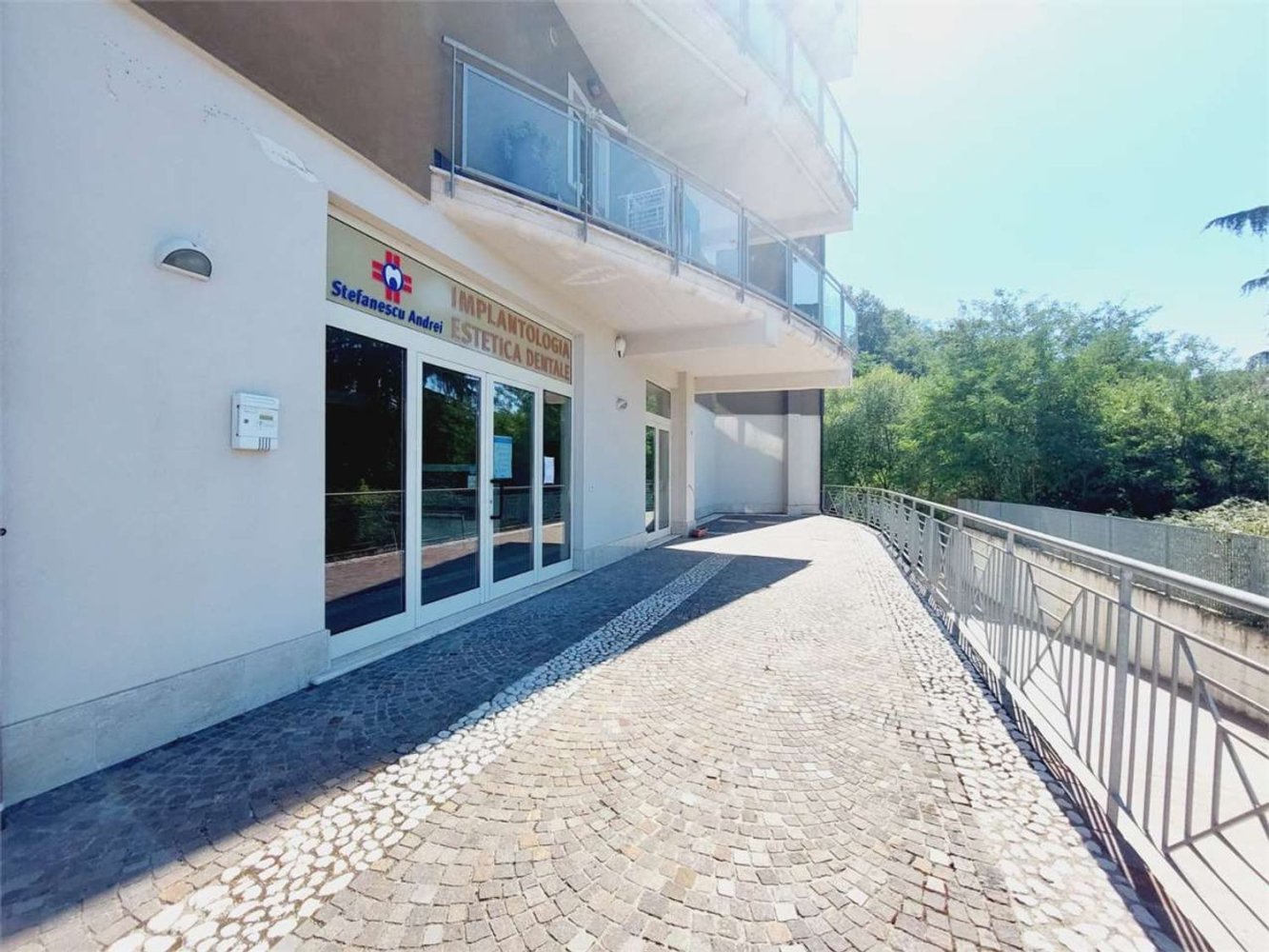 260m² Commercial property in Frosinone, Italy No. 29214