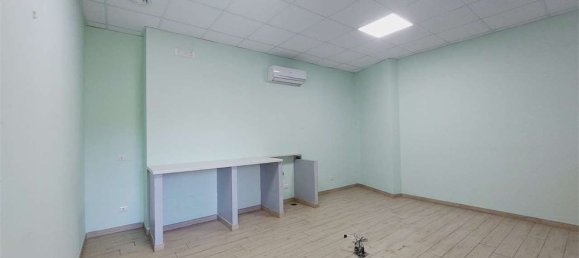 260m² Commercial property in Frosinone, Italy No. 29214 4