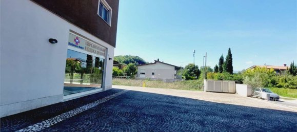 260m² Commercial property in Frosinone, Italy No. 29214 9