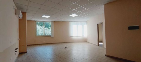 260m² Commercial property in Frosinone, Italy No. 29214 21