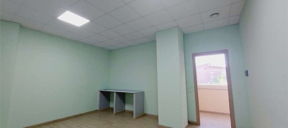 260m² Commercial property in Frosinone, Italy No. 29214 16
