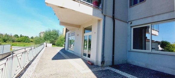 260m² Commercial property in Frosinone, Italy No. 29214 7