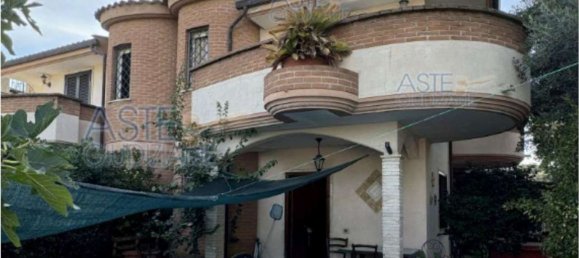 4 rooms House in Anzio, Italy No. 96262 4