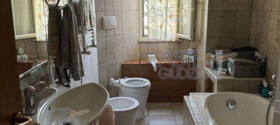 4 rooms House in Anzio, Italy No. 96262 18