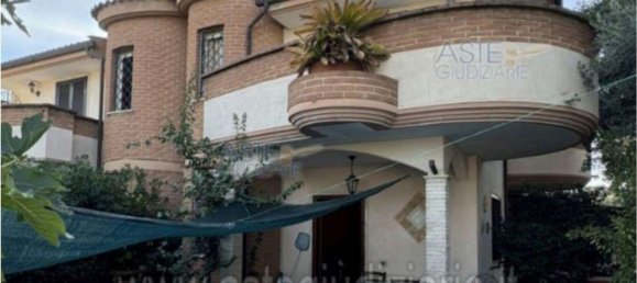 4 rooms House in Anzio, Italy No. 96262 3