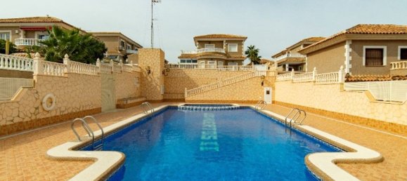 2 Schlafzimmer Villa in Torrevieja, Spain, Nr. 176504 5