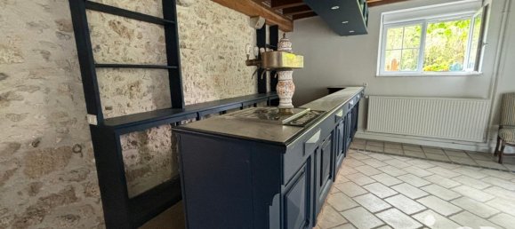 5 bedrooms House in Amilly, France No. 63710 7