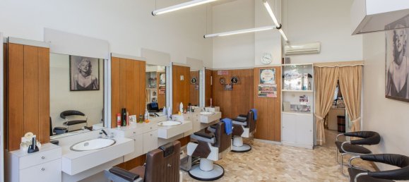 Propiedad comercial de 3 habitaciónes en Busto Arsizio, Italy No. 294750 5