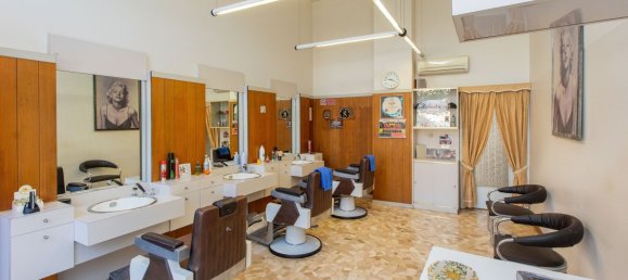 Propiedad comercial de 3 habitaciónes en Busto Arsizio, Italy No. 294750 8