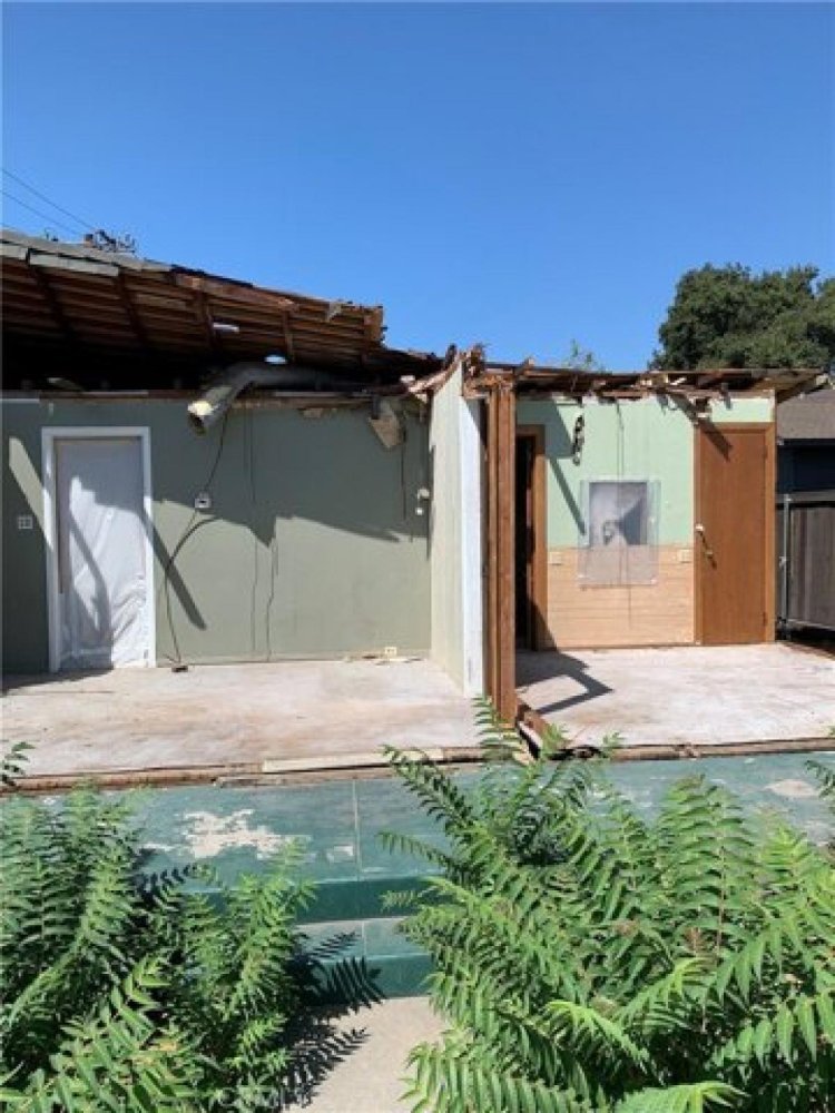  Land in Monrovia, USA No. 488081