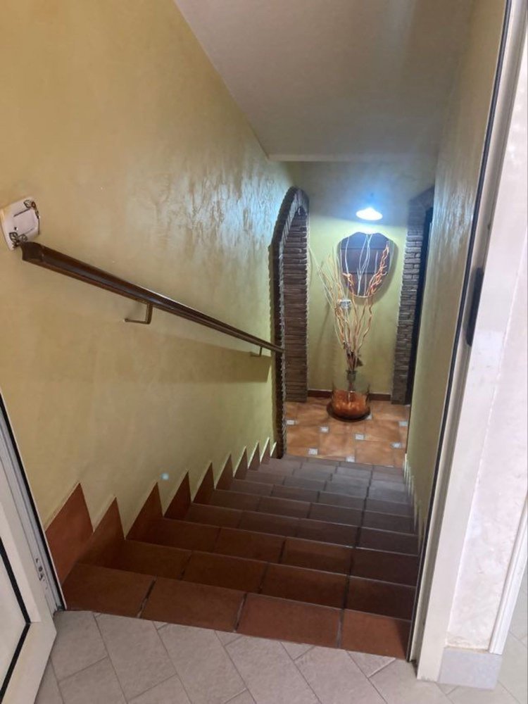 Villa de 8 habitaciónes en San Nicola la Strada, Italy No. 65097