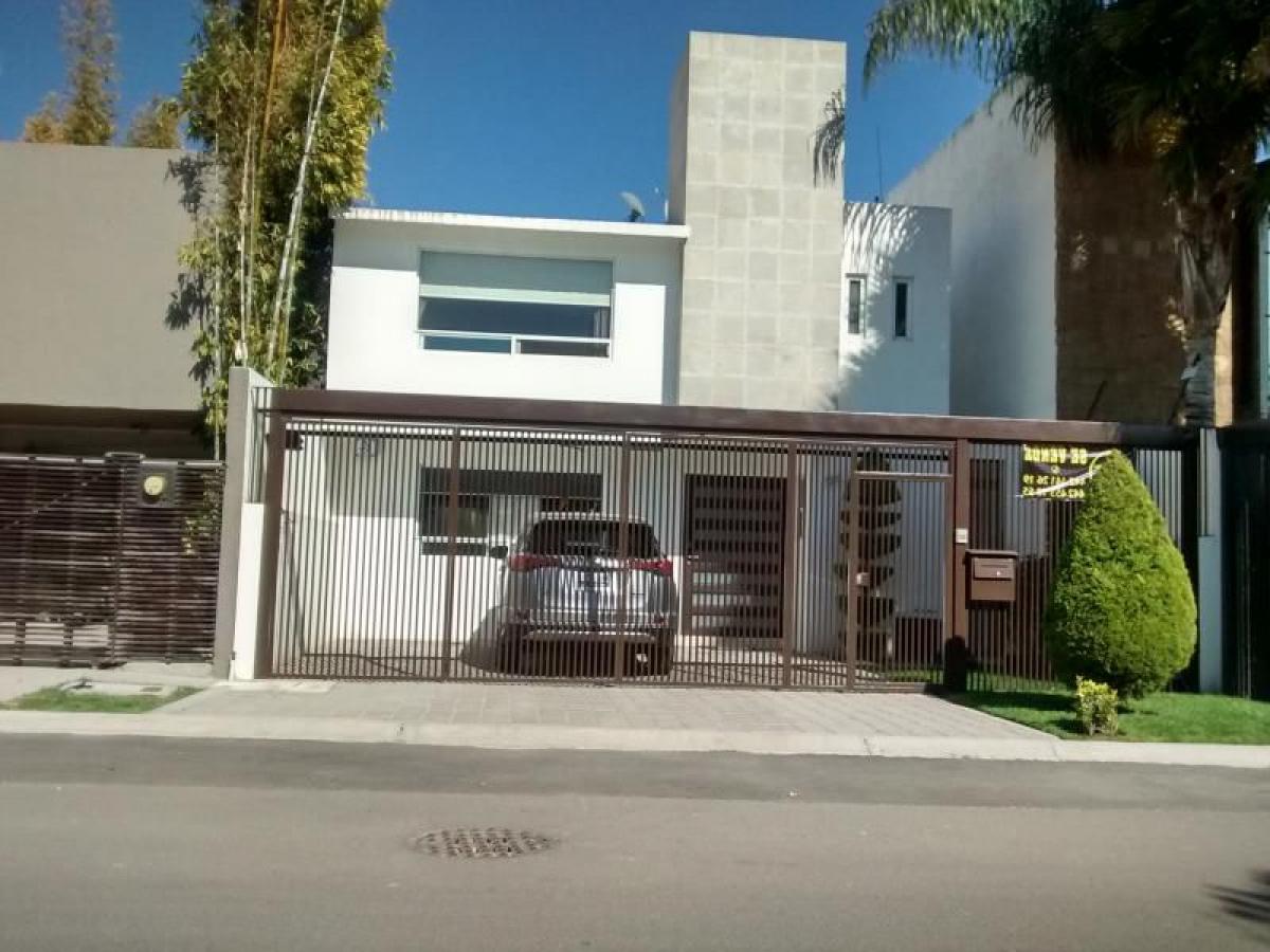 Casa de 3 dormitorios en Querétaro, Mexico No. 165442