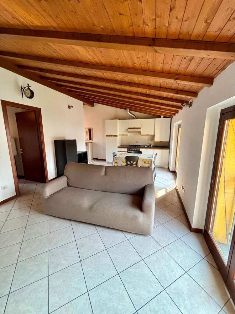 Квартира с 2 спальнями в Мальнате, Италия № 334194