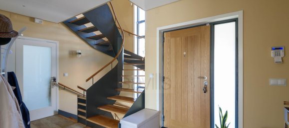 4 bedrooms Villa in Porto, Portugal No. 122546 3