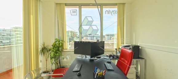 3 rooms Apartment in Rome, Italy No. 84845 2