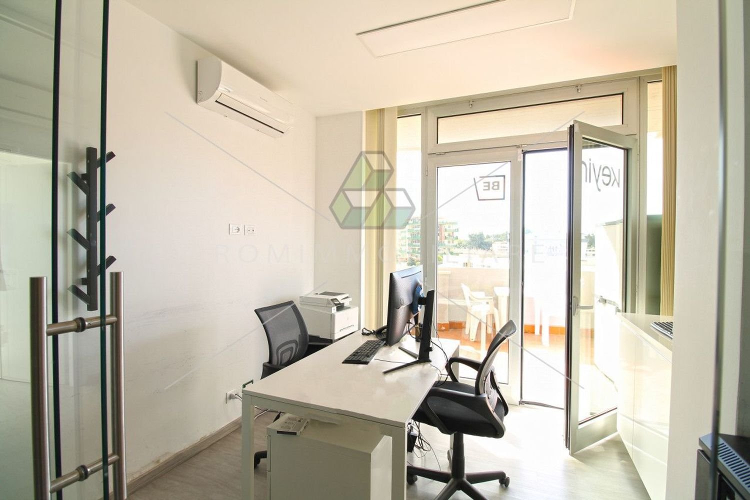 3 rooms Apartment in Rome, Italy No. 84845