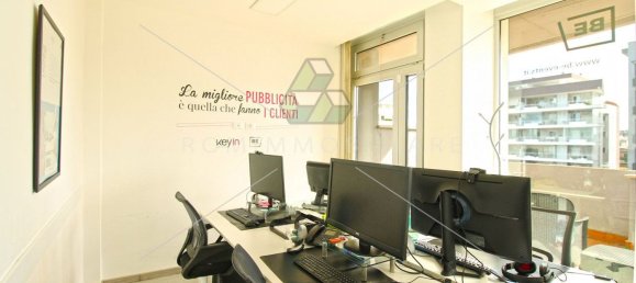 3 rooms Apartment in Rome, Italy No. 84845 7