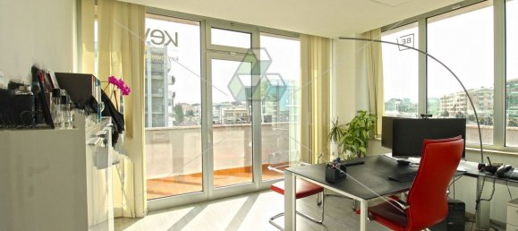 3 rooms Apartment in Rome, Italy No. 84845 5