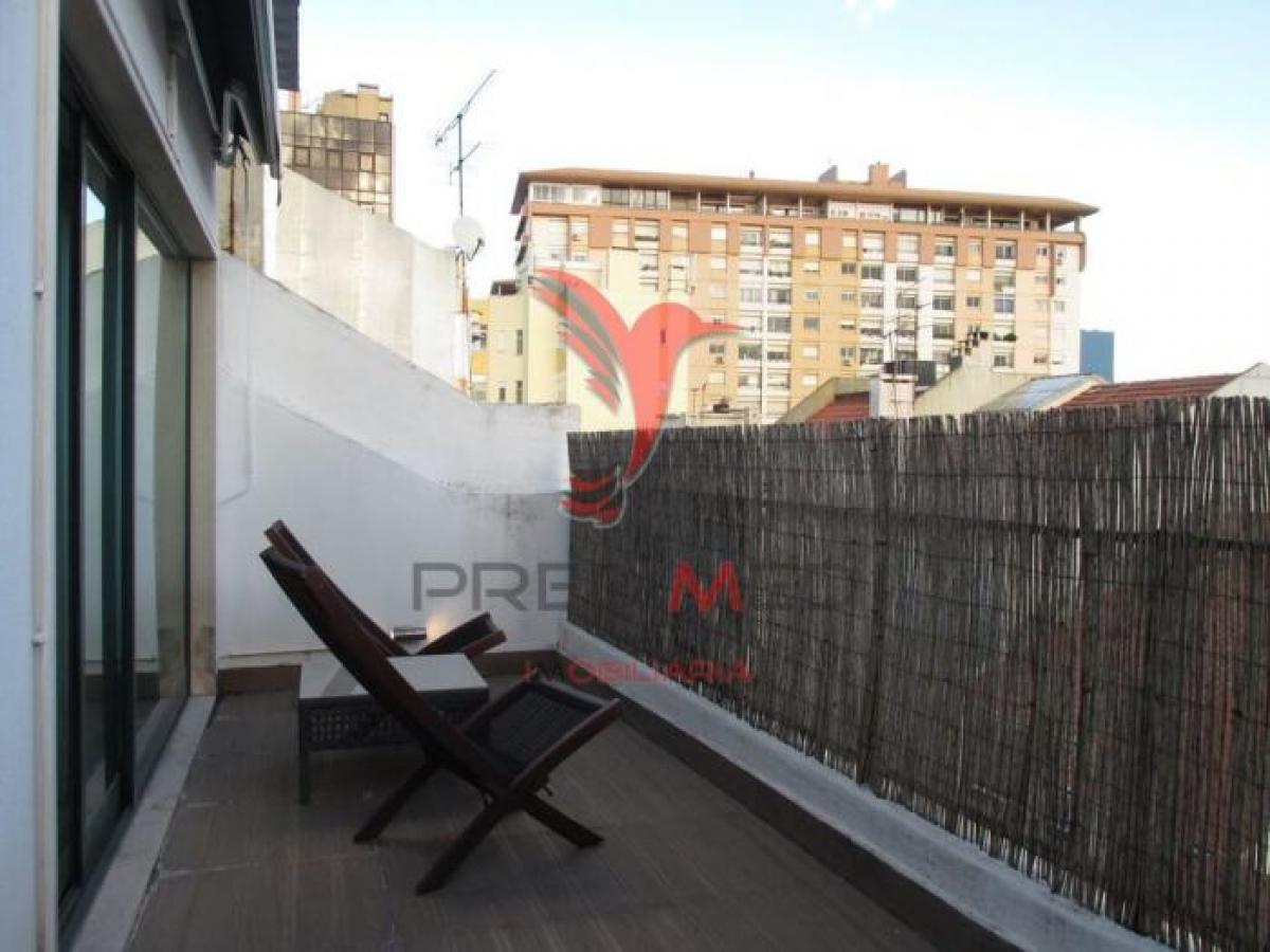 Studio in Lisbon, Portugal No. 6022