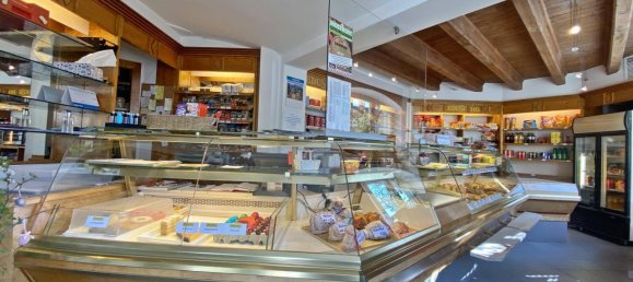 Bâtiment à Offenhausen, Austria 282m² No. 151895 2