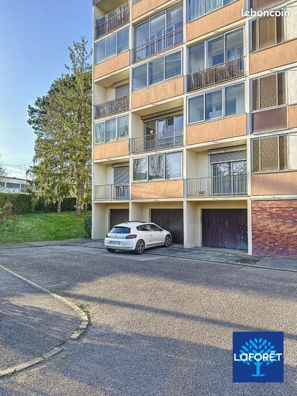 Квартира с 4 спальнями в Лаксу, Франция № 64540