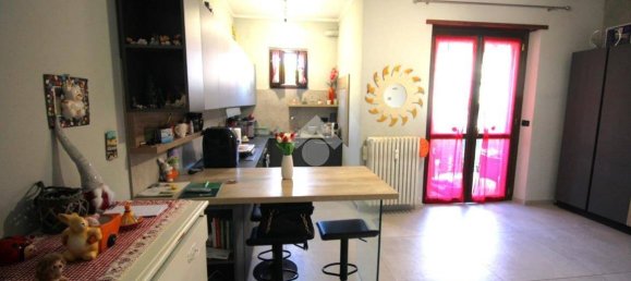 2 Schlafzimmer Wohnung in Trofarello, Italy, Nr. 270928 5