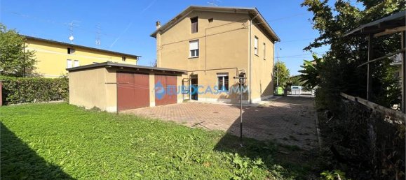 4 غرف نوم منزل في Correggio, Italy رقم 60294 6