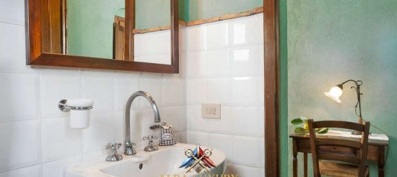 Дом с 12 спальнями в Монтайоне, Италия № 171131 40