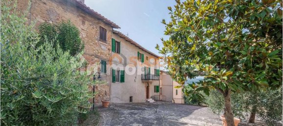 4 bedrooms House in Perugia, Italy No. 268189 3