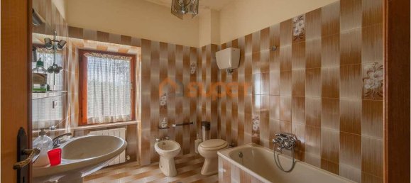 4 bedrooms House in Perugia, Italy No. 268189 12