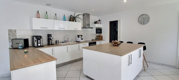 4 bedrooms Villa in Epernon, France No. 76770 14