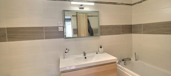 4 bedrooms Villa in Epernon, France No. 76770 18