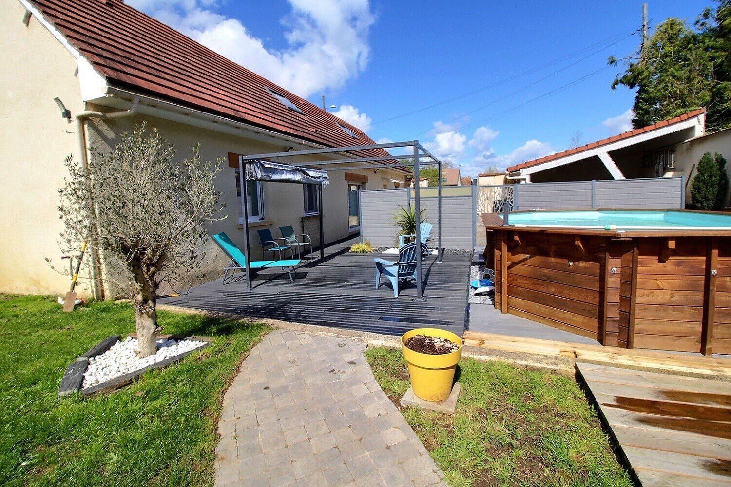 4 bedrooms Villa in Epernon, France No. 76770