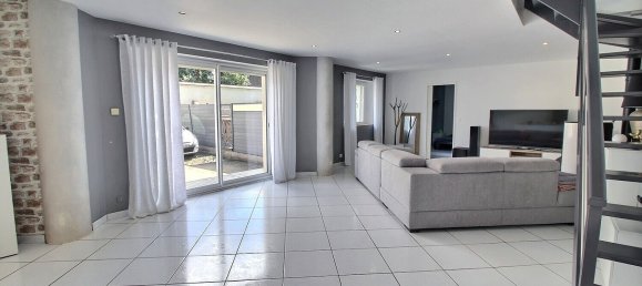 4 bedrooms Villa in Epernon, France No. 76770 13