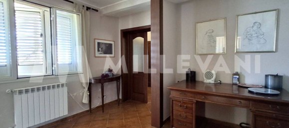 5 bedrooms Penthouse in Pozzallo, Italy No. 373038 3