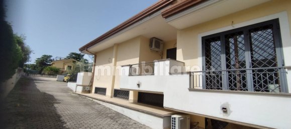 3 bedrooms House in Rome, Italy No. 170648 28