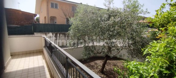 3 bedrooms House in Rome, Italy No. 170648 8