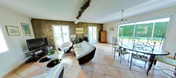 5 Schlafzimmer Haus in Ver-les-Chartres, France, Nr. 88689 4