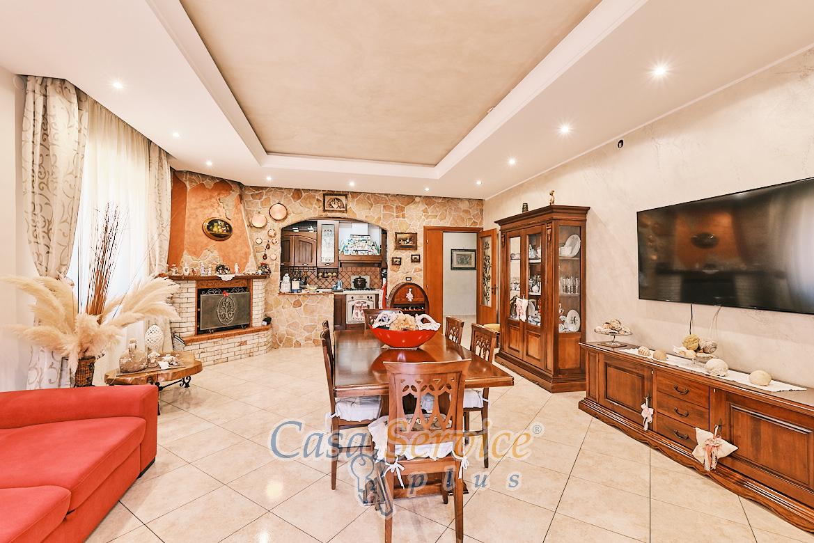 Apartamento de 6 habitaciónes en Gallipoli, Italy No. 230730