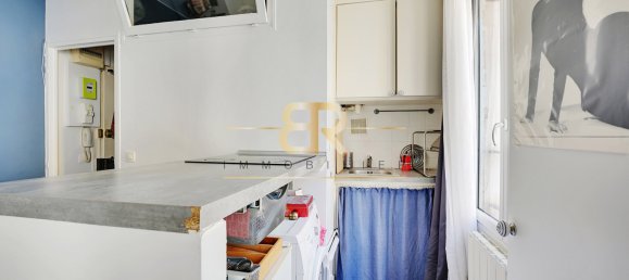 Studio in Paris, France No. 187018 8