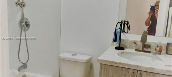 2 dormitorios propiedad comercial en alquiler en Miami, Miami-Dade, Florida, USA № 615027 2