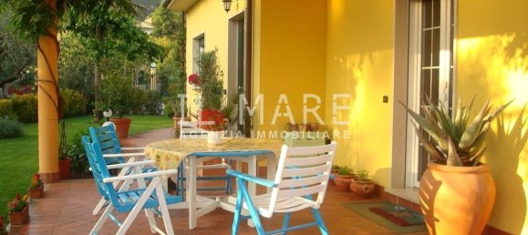 5 bedrooms Villa in Massa, Italy No. 237315 8