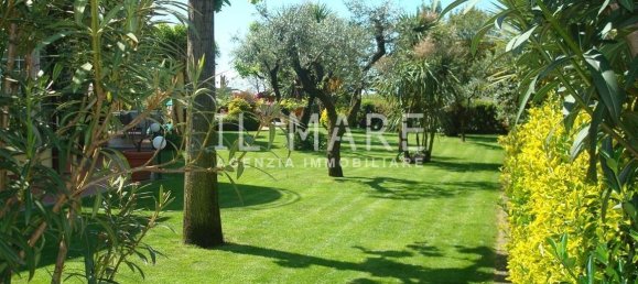 5 bedrooms Villa in Massa, Italy No. 237315 28
