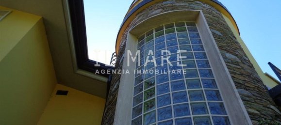 5 bedrooms Villa in Massa, Italy No. 237315 30
