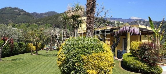 5 bedrooms Villa in Massa, Italy No. 237315 6