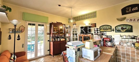 5 bedrooms Villa in Massa, Italy No. 237315 14