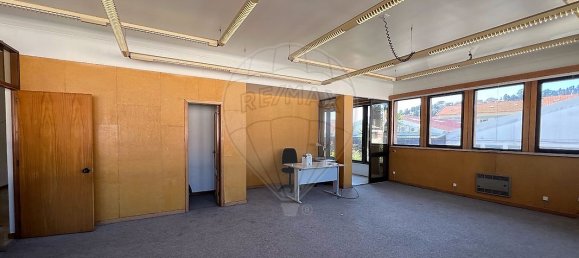 384m² Office in Coimbra, Portugal No. 52101 22