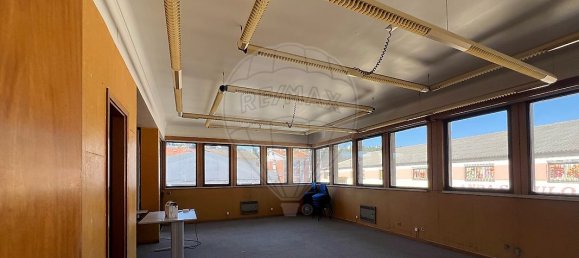 384m² Office in Coimbra, Portugal No. 52101 21