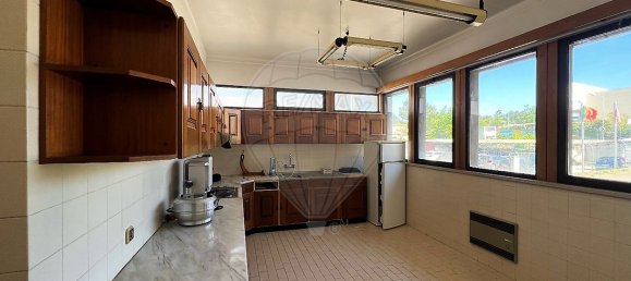 384m² Office in Coimbra, Portugal No. 52101 19